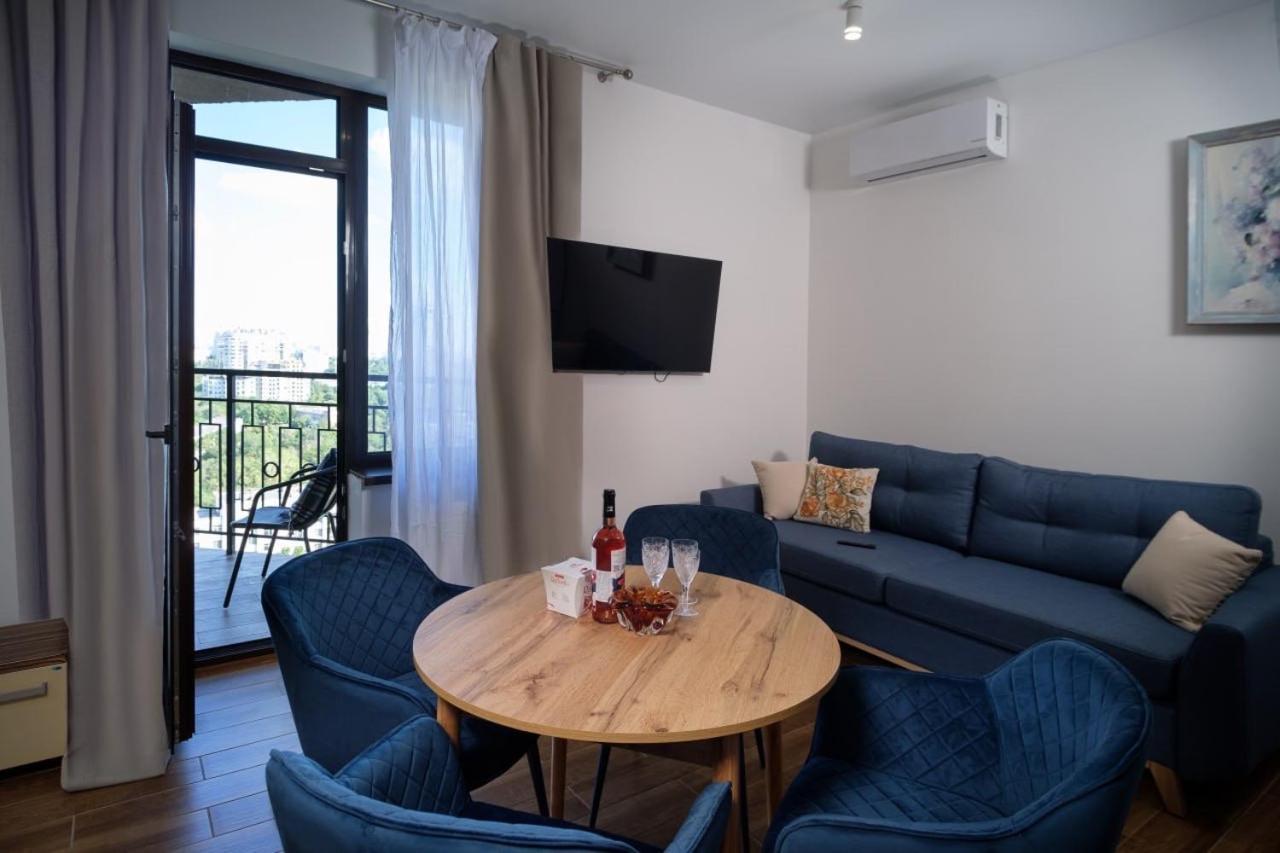 Apartments On Marshala Govorova Одеса Екстер'єр фото