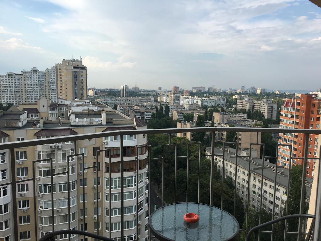 Apartments On Marshala Govorova Одеса Екстер'єр фото